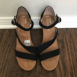 ❌SOLD❌ ❗️LAST PAIR❗️NEW TOMS Clarissa Wedges
